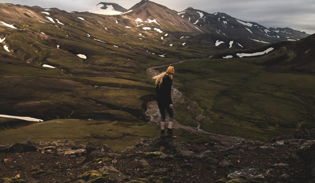 Woman wandering in the Icelandic nature.