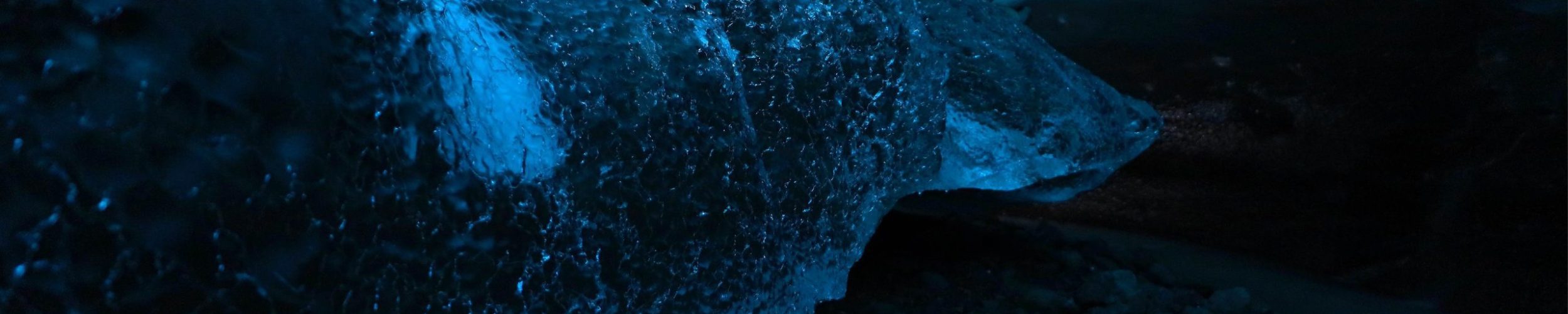 Blue Ice Cave, ice